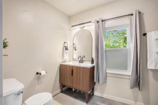 Golden Haven - New Corporate Apt Downtown - 6