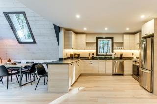 Hike, Ski and Explore Serene Danbury Cabin with Sauna - 3