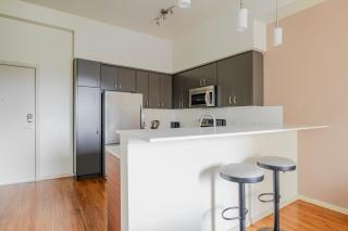 Blueground Downtown jacuzzi nr Lake Sammamish SEA-898 - 6