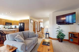 Grammy Jay Getaway #V363 - 5