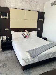 Movenpick Apartment JLT - 1