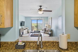 Ocean and Racquet 5122 - 2