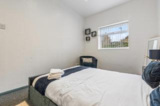 Contractor Ready with parking in S10, sleeps 6 - 9