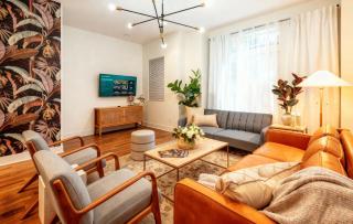 Skyline Views with Double Rooftop Deck & Game Room - 2