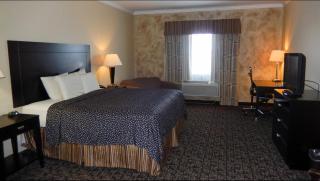 Econo Lodge Inn & Suites - 3