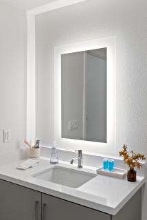 Bright Studio on Sunset Blvd, Free Parking, Gym, and Pool - 7