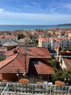 Apartment with sea view & spacious terrace - 8