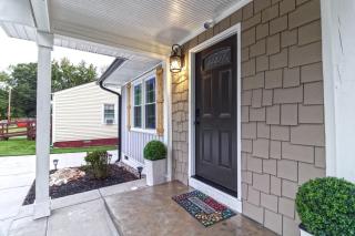 Charming 3bdrm 2ba mins to Downtown - 1