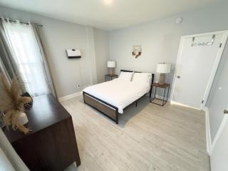 Bohemian Nook At Elm City Flats - 4