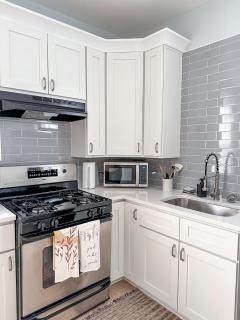 Bohemian Nook At Elm City Flats - 7