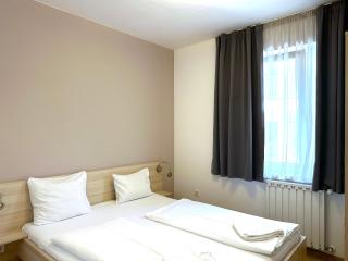 Prime Stay - Modern 3 Bedroom Family Apartment - 6