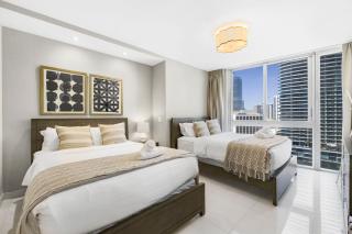 Miami Luxury Stay with Stunning Views - 9