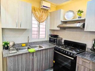 Oasis Embassy Comfort & Location In SD - 3