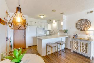 Waterfront Lake Ozark Condo with Access To 2 Pools - 9