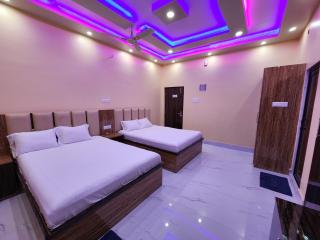 Saha Guest House & Restaurant - 8