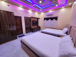 Saha Guest House & Restaurant - 5