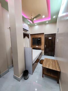 Saha Guest House & Restaurant - 3