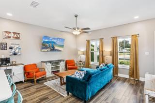 1621 E Cervantes St - 1