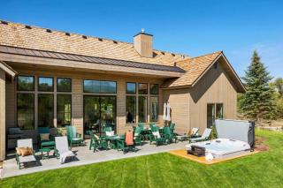 Basecamp Stays - Lux Teton Lodge Privacy & Hot Tub - 5