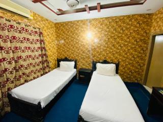 Lux Lodges Guest House - 6
