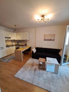 Cozy Apartment , 4 min walk from Main Bus Station - 6