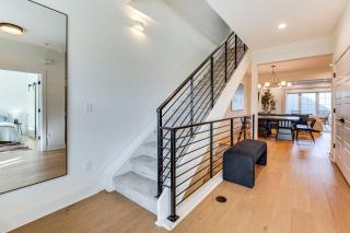 Family Haven, Walk to Dtwn Erie Bring Your Pets! - 1