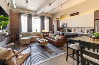 Modern-Chic Loft in Heart of Dallas - 0