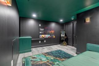 Chic Urban Oasis Movie Theatre - 1