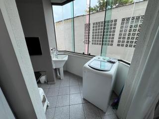 Apto 20 metros do mar. - 2