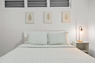 Modern 3 Bedroom Apartment Full Kitchen Ac - 0