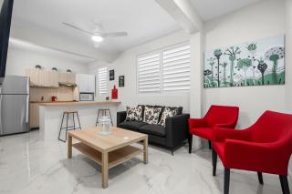 Modern 2 Br Apt Great Location Smart Tv Ac - 8