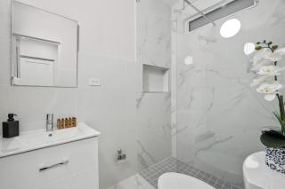 Modern 3 Bedroom Apartment Full Kitchen Ac - 4