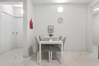 Modern 3 Bedroom Apartment Full Kitchen Ac - 2