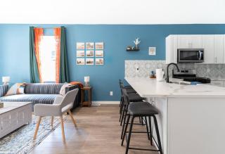 Central • Bright & Spacious • Pets Welcome - 0