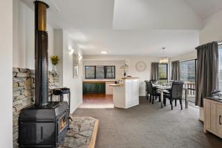 Woodbury Retreat Panoramic Views - 2