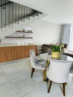 Home Sweet Luxe Stays - 5