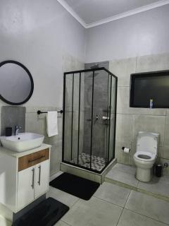 Home Sweet Luxe Stays - 3