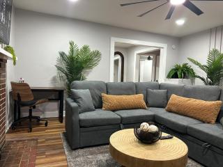 Unique 3Bd 2Ba GAME ROOM mins to Downtown - 8