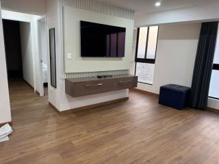 2-Bedroom Apt, Perfect for Family or Work Stays - 5
