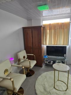 A bedsit for busy minds made to relax and unwind - 2