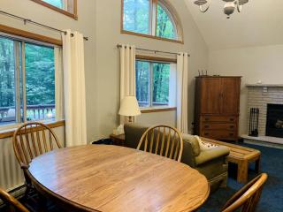 Lake Cabin with Hot-Tub and Deck in Pennsylvania - 5