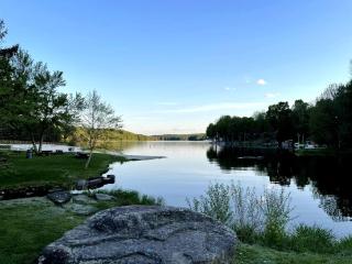 Lake Cabin with Hot-Tub and Deck in Pennsylvania - 3