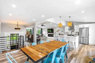 Spacious Oceanview Beach House with hot tub - 9