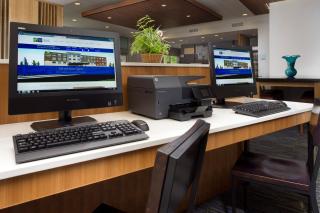 Holiday Inn Express & Suites by IHG Altoona by IHG - 9