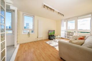 Bright 1 Bed Flat 3min to Old Street Sleeps 4 - 6