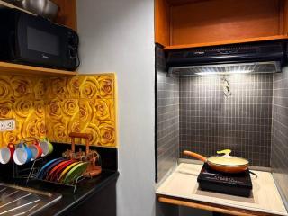 Super Cozy Apartment-Newport Boulevard - 9