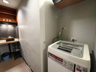 Super Cozy Apartment-Newport Boulevard - 5