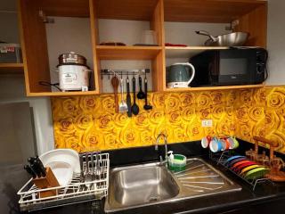 Super Cozy Apartment-Newport Boulevard - 4