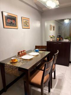 Super Cozy Apartment-Newport Boulevard - 1