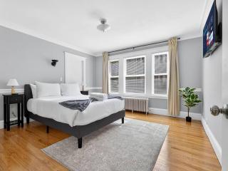 Allston 5BR | Sleeps 12 + Dedicated Parking - 1
